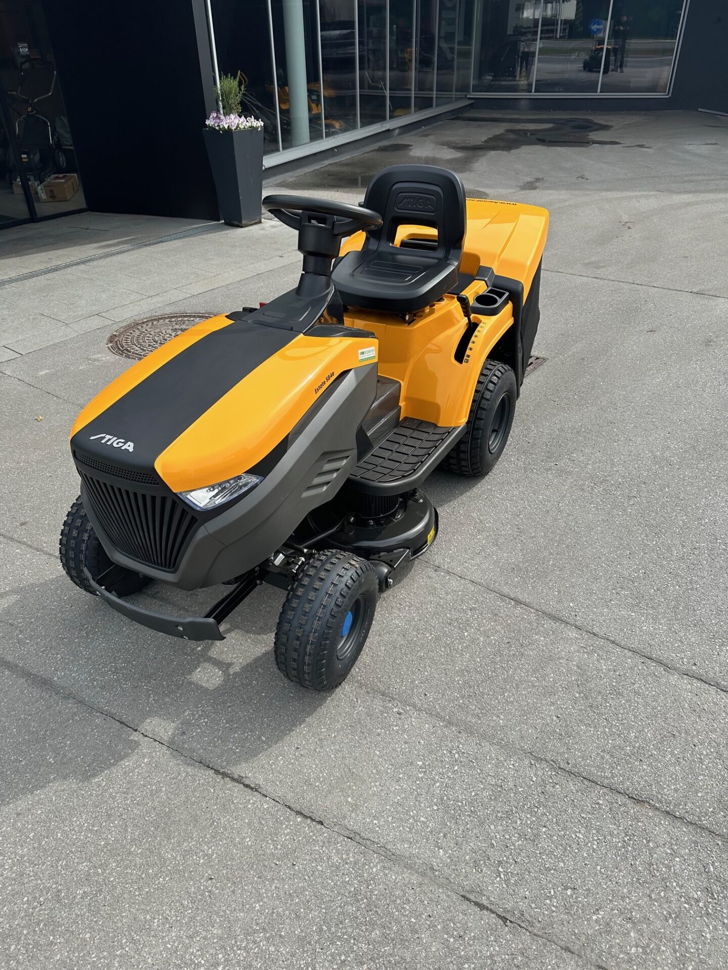 Akku-Rasentraktor STIGA Estate 584e Experience- NEUGERÄT – Bild 2