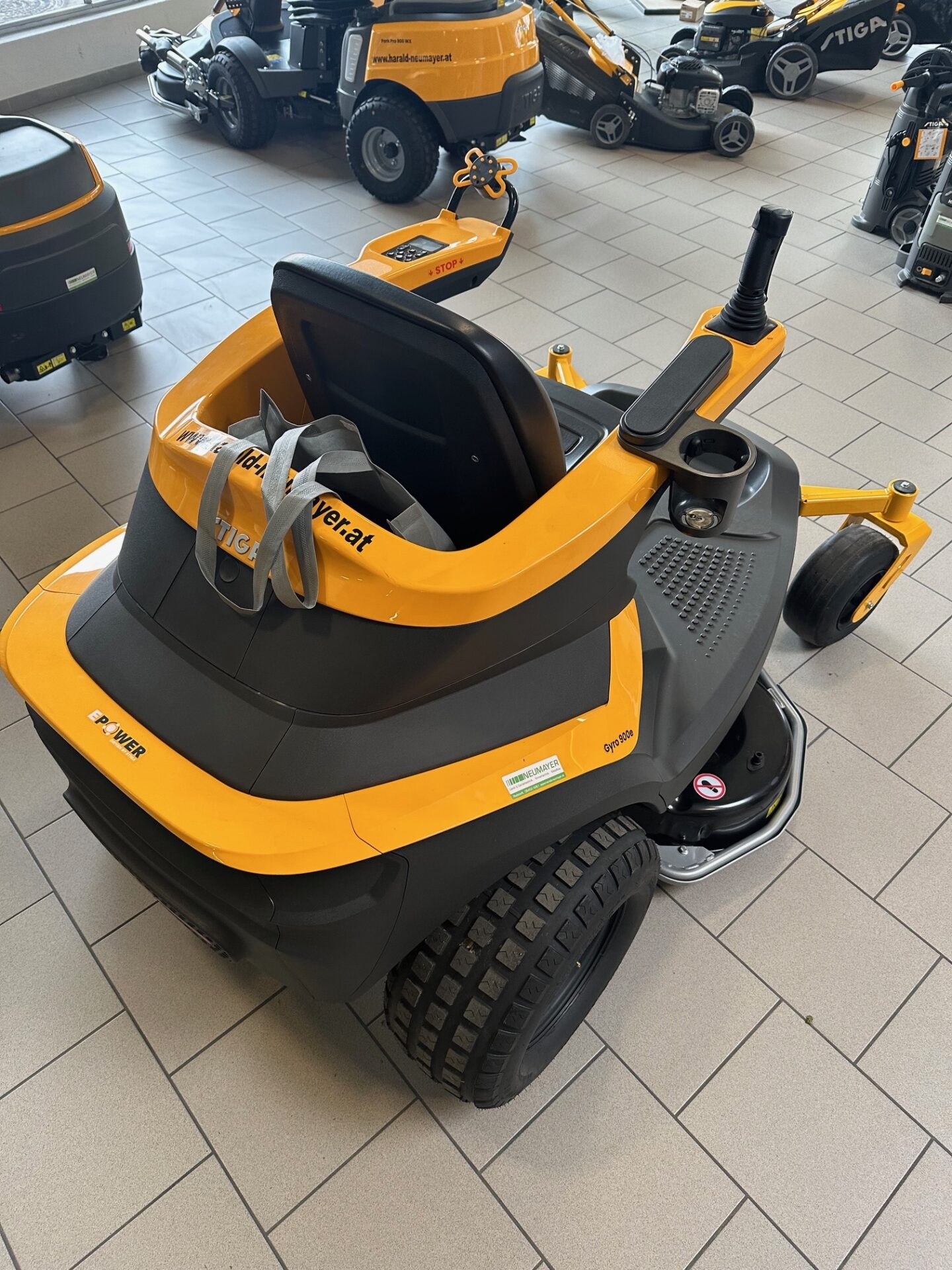 Akku-Rasentraktor STIGA Gyro 900e - NEUGERÄT – Bild 3