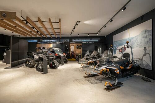 atv-ssv-schauraum-02 Schauraum der Firma Neumayer mit ATV und SSV Quads sowie diverser Arbeits- und Motorschlitten von Lynx