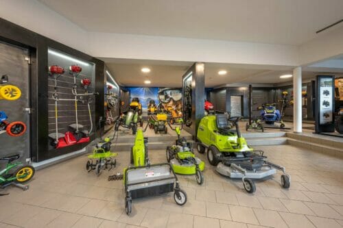 gartentechnik-schauraum-01 Schauraum der Firma Neumayer mit Gartentechnik