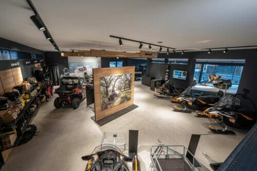 neumayer-schauraum-01 Ausstellung der Ski-doos, ATV, SSV und Quads von oben