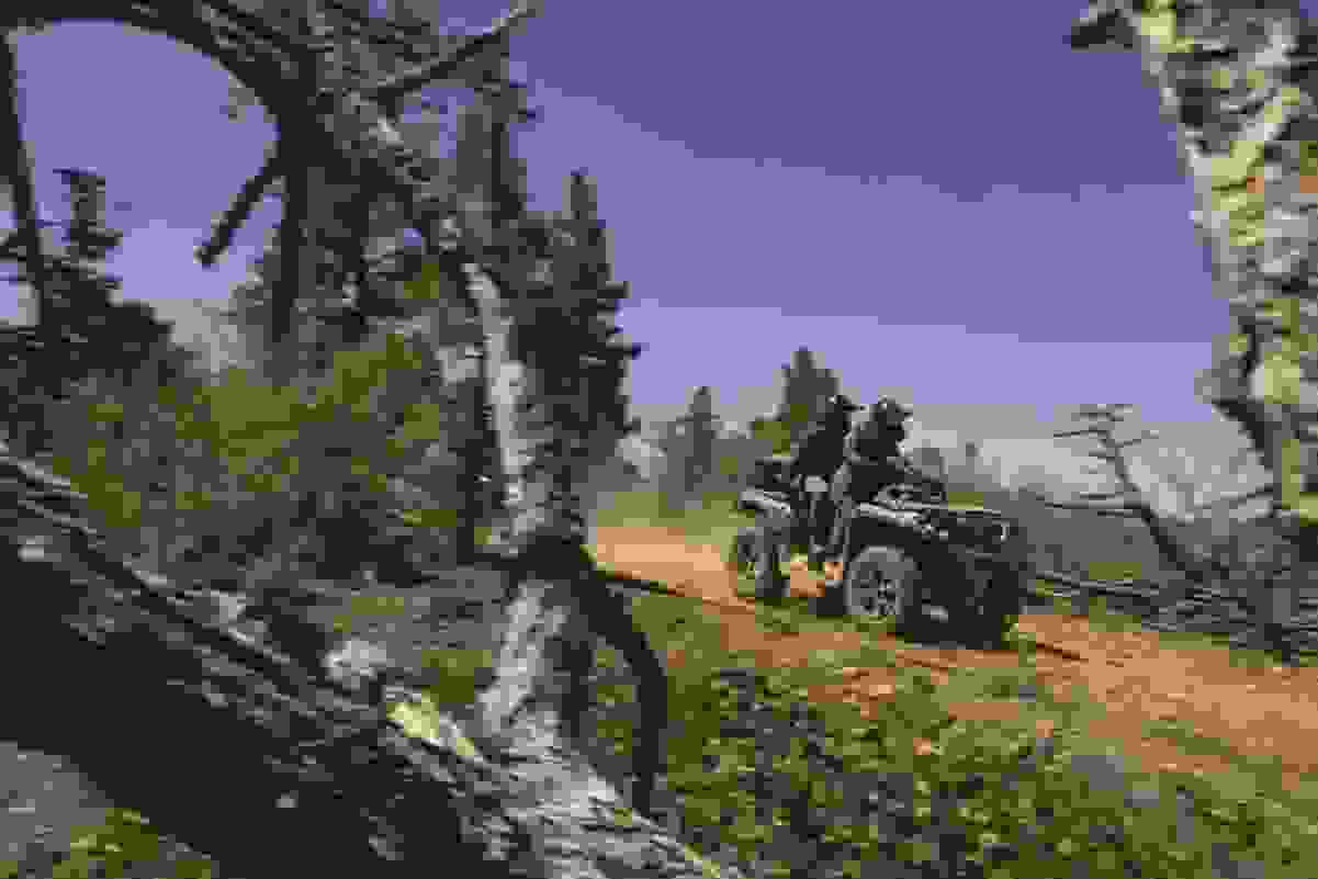 ORV ATV MY23 OUT MAX XT 850 PlatSatin ActionW9A6485 1